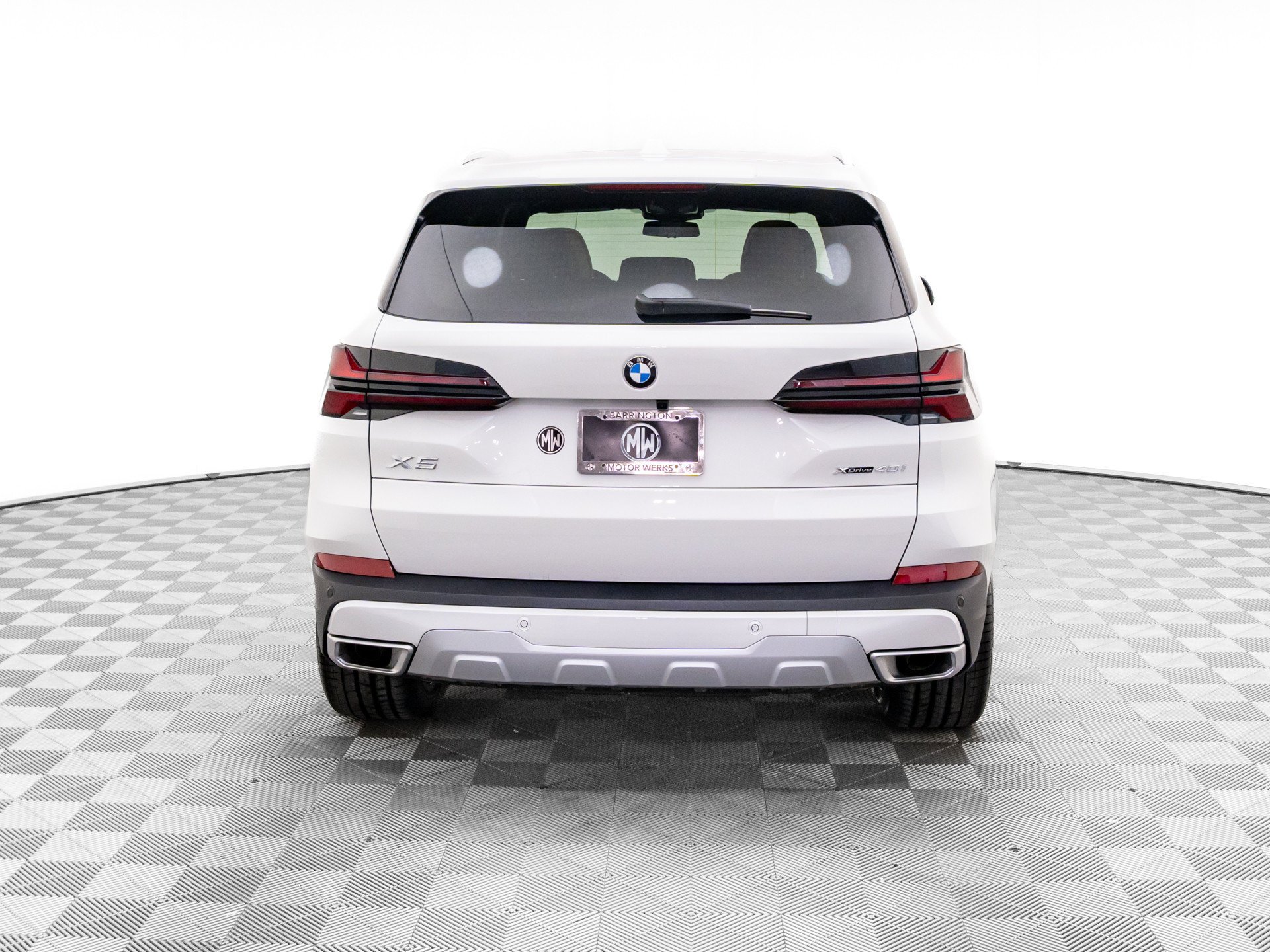 Certified Used 2026 Mineral White Metallic BMW xDrive40i image 5