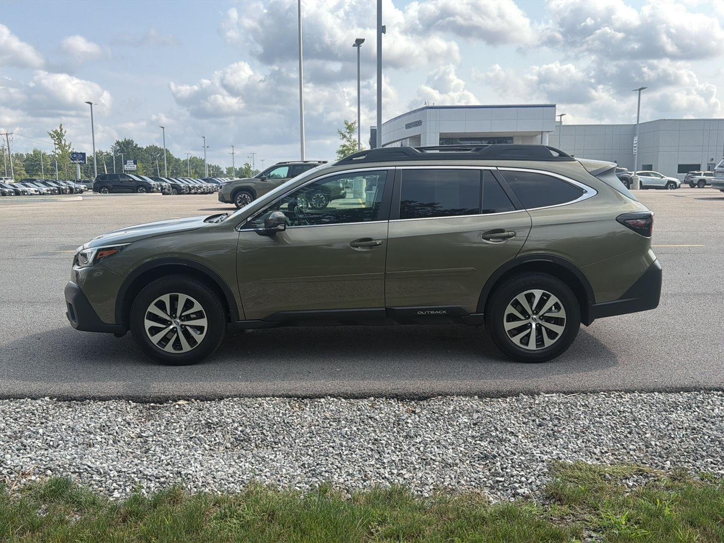 Used 2022 Autumn Green Metallic Subaru Premium image 7