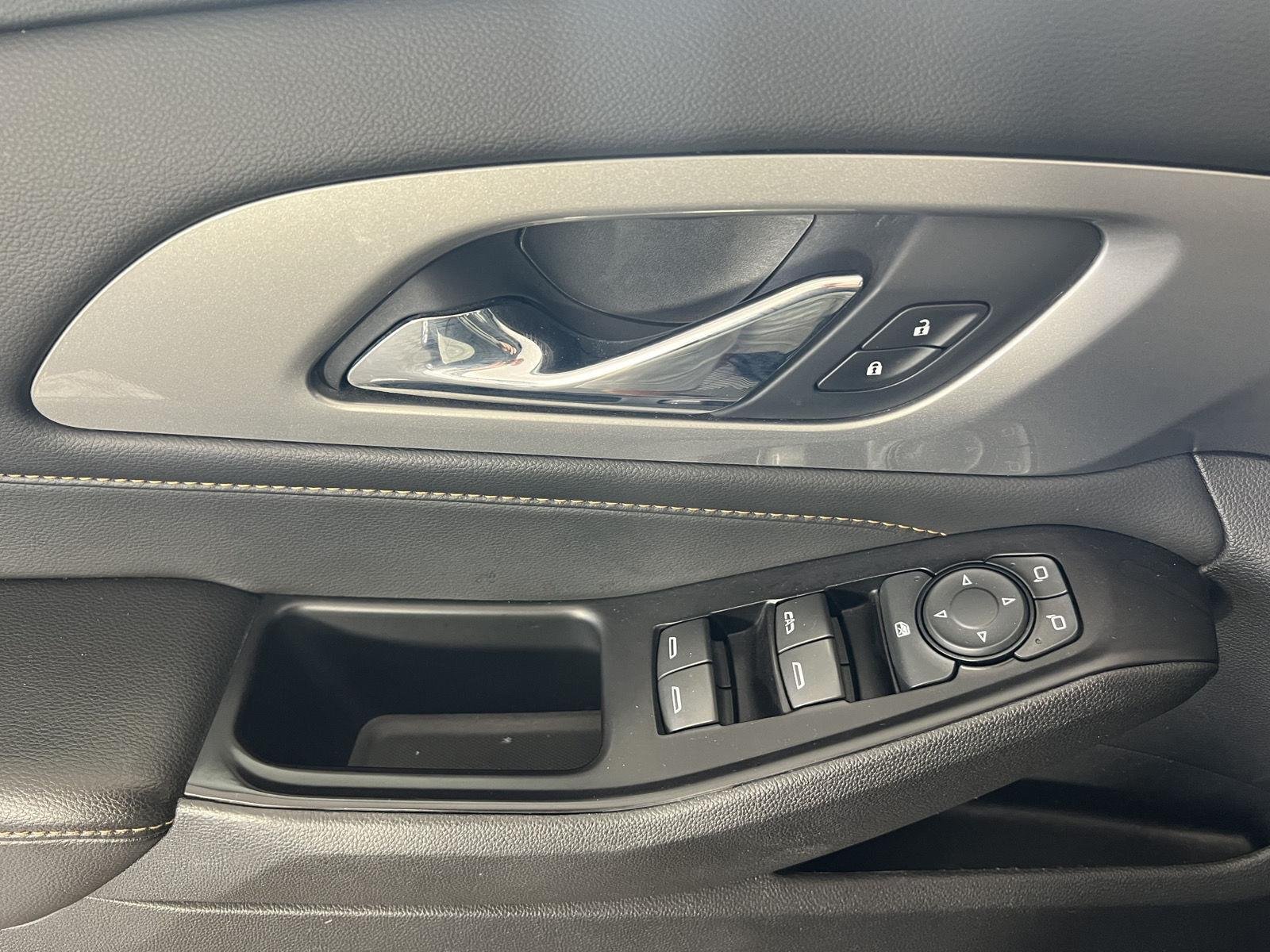 Used 2018 Mosaic Black Metallic Chevrolet LT Cloth image 8