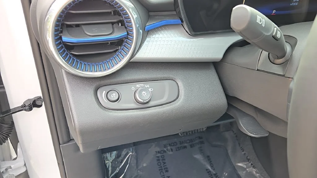 2026 Chevrolet Trax LT - Photo 11