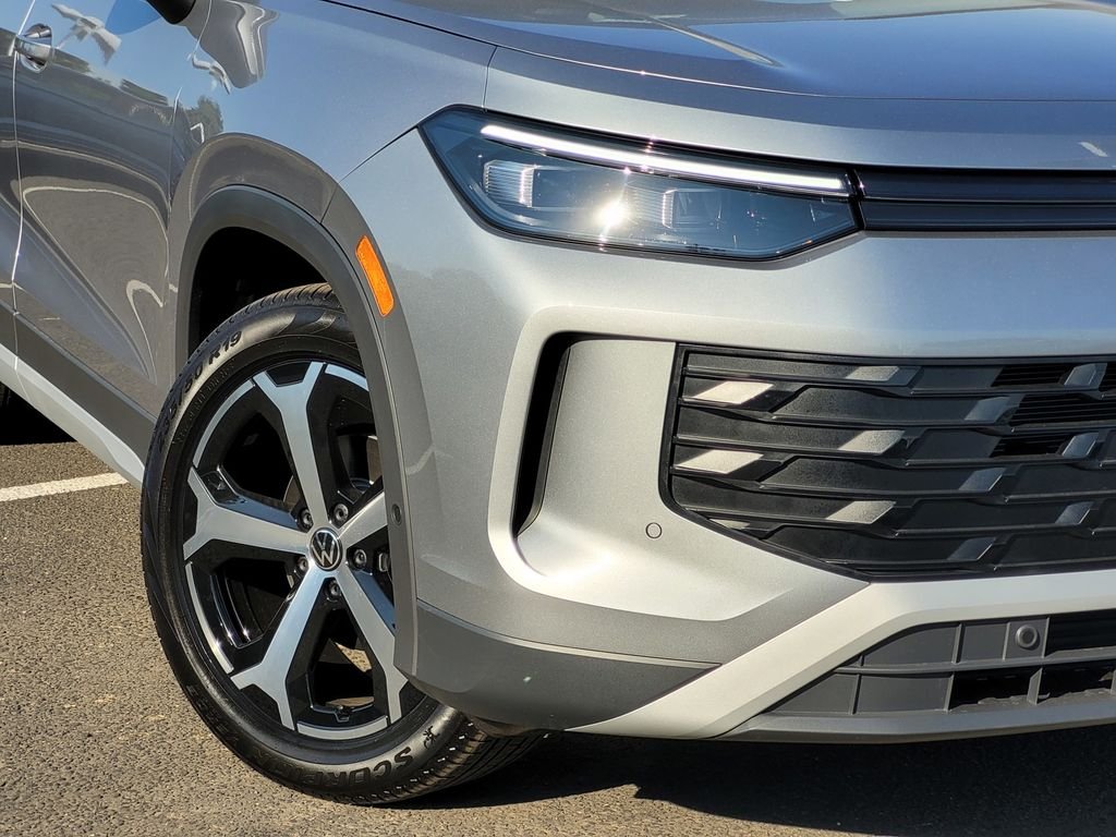 New 2026 Silver Volkswagen SE image 3