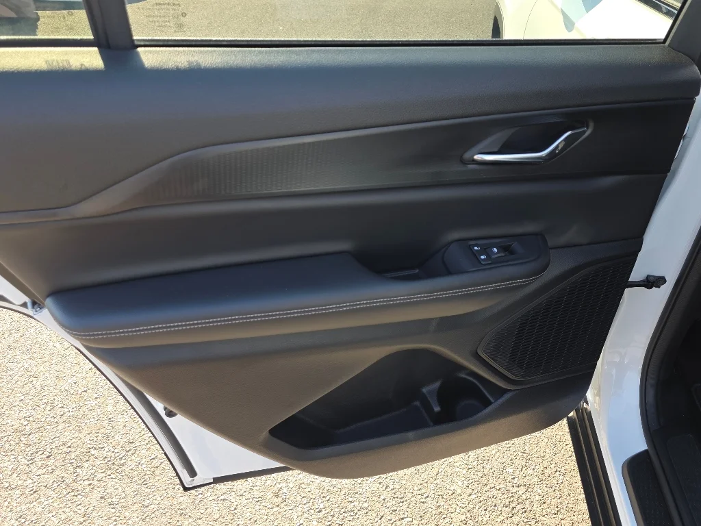 Used 2024 Bright White Clear Coat Jeep Altitude X image 32