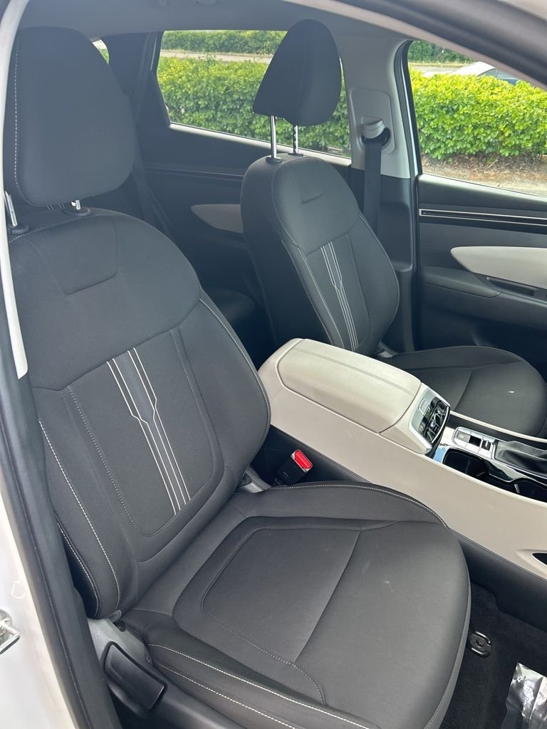 Used 2024 White Hyundai SEL image 17