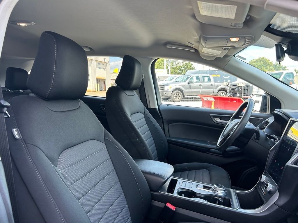 Used 2022 Silver Ford SE image 31