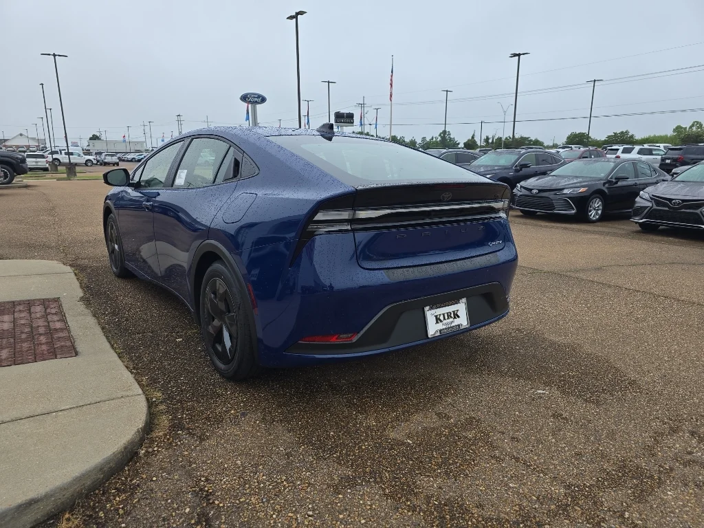 New 2026 Reservoir Blue Toyota  SE image 3