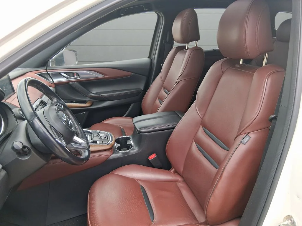 Used 2018 White Mazda Signature image 9