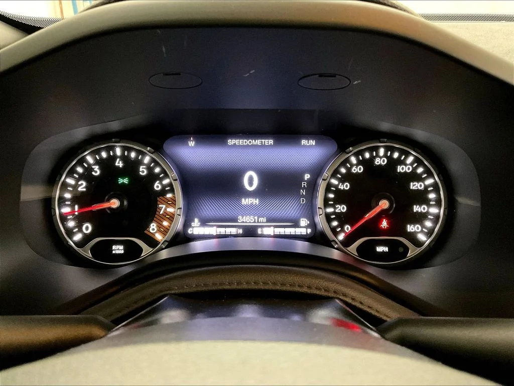 Used 2021 White Jeep Latitude image 24