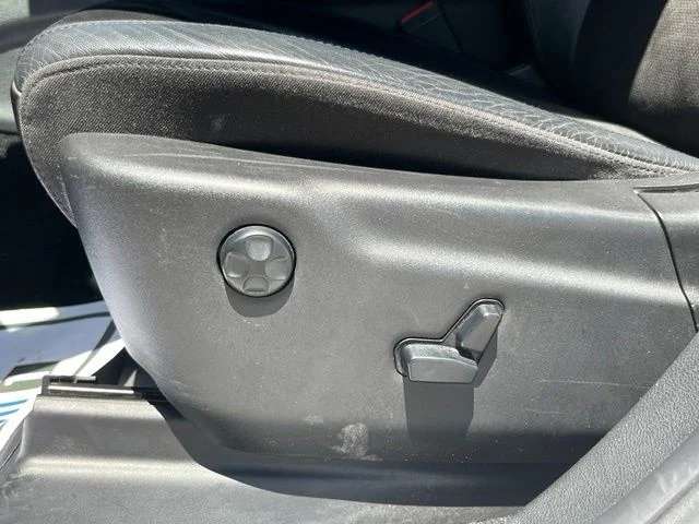 Used 2021 White Jeep Laredo X image 18