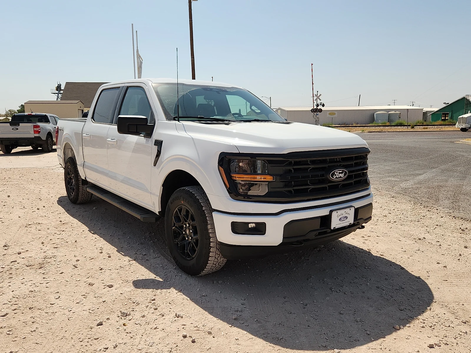 New 2026 Oxford White Ford XLT image 1