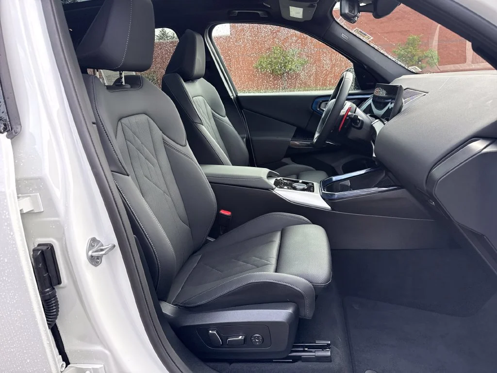 Used 2026 White BMW M50 xDrive image 28
