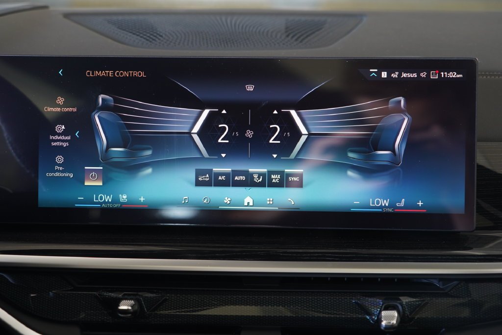New 2026 Black Sapphire Metallic BMW xDrive40i image 29