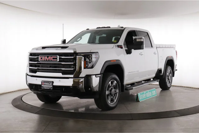 Used 2025 White GMC SLT image 12