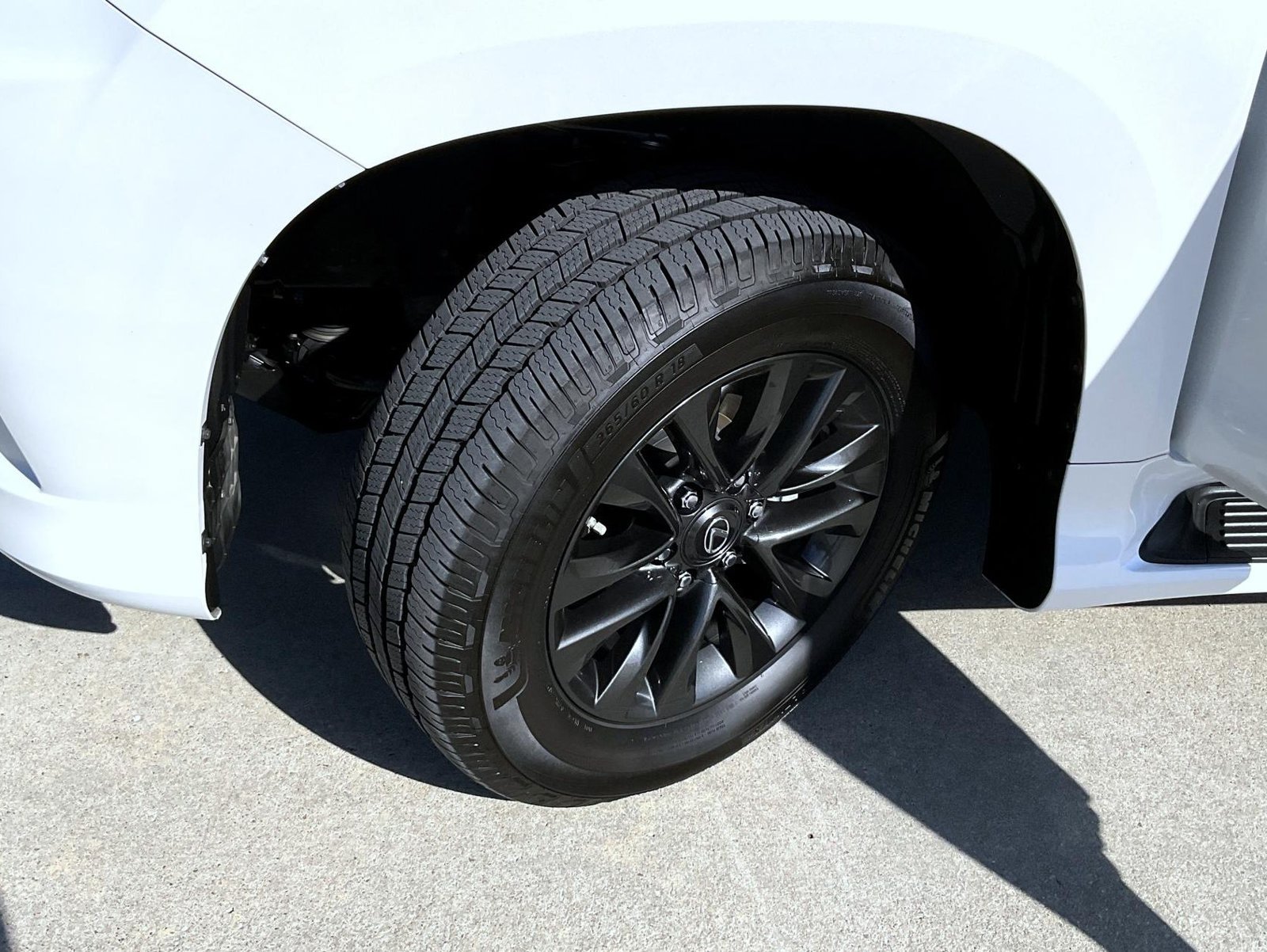 Used 2021 White Lexus 460 image 26