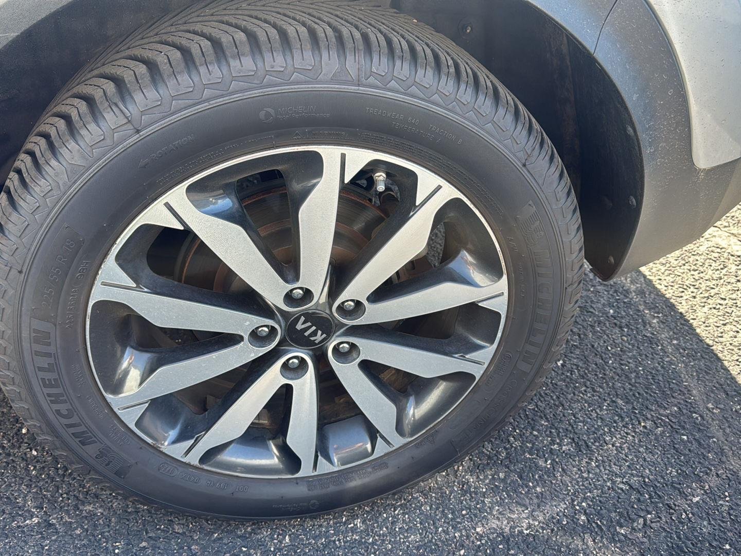 Used 2018 Sparkling Silver Kia EX image 7