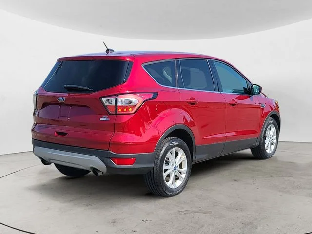 Used 2017 Red Ford SE image 5