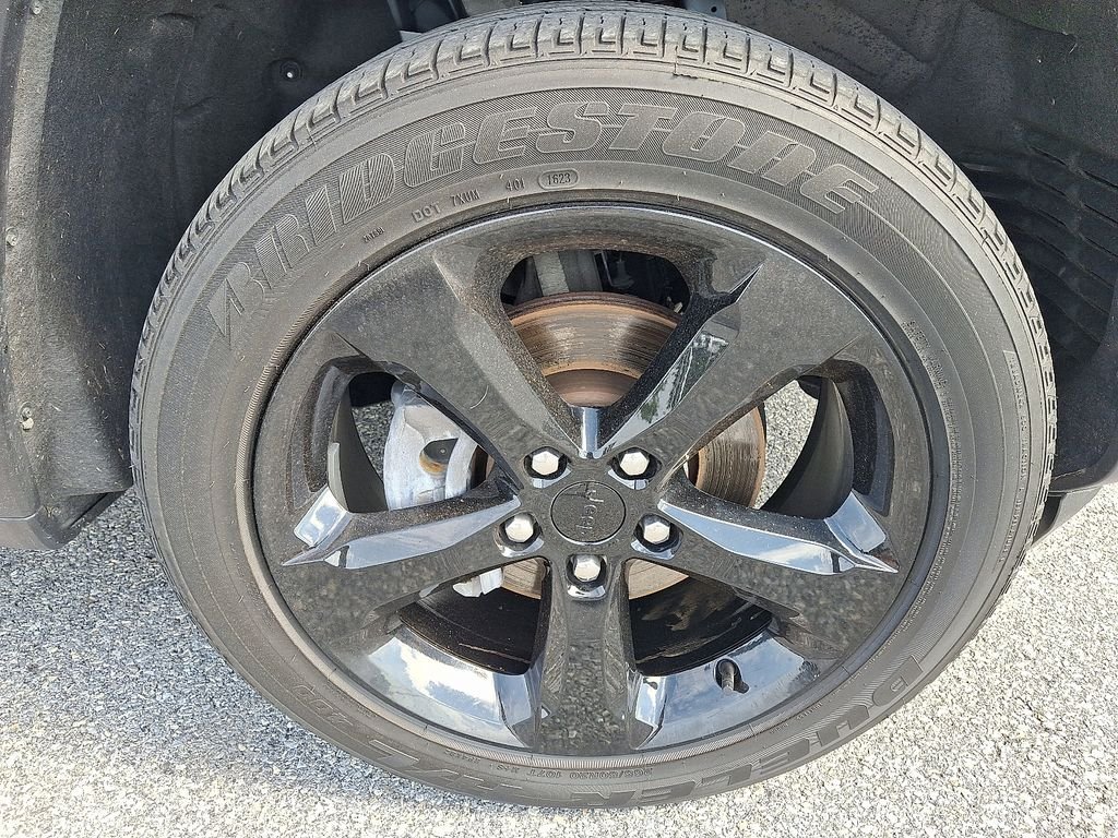 Used 2023 White Jeep Altitude X image 9