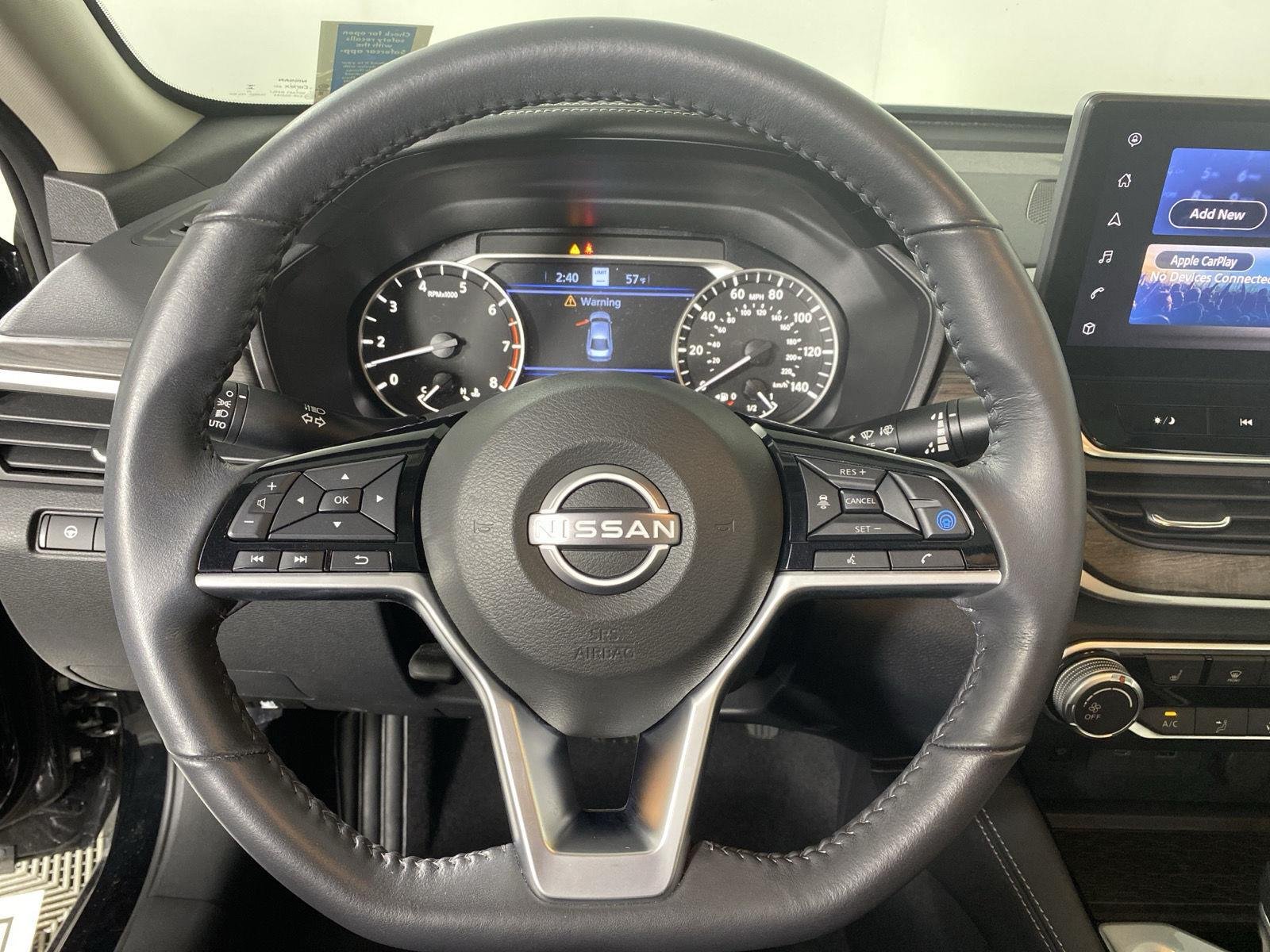 Used 2024 Super Black Nissan 2.5 SV image 14