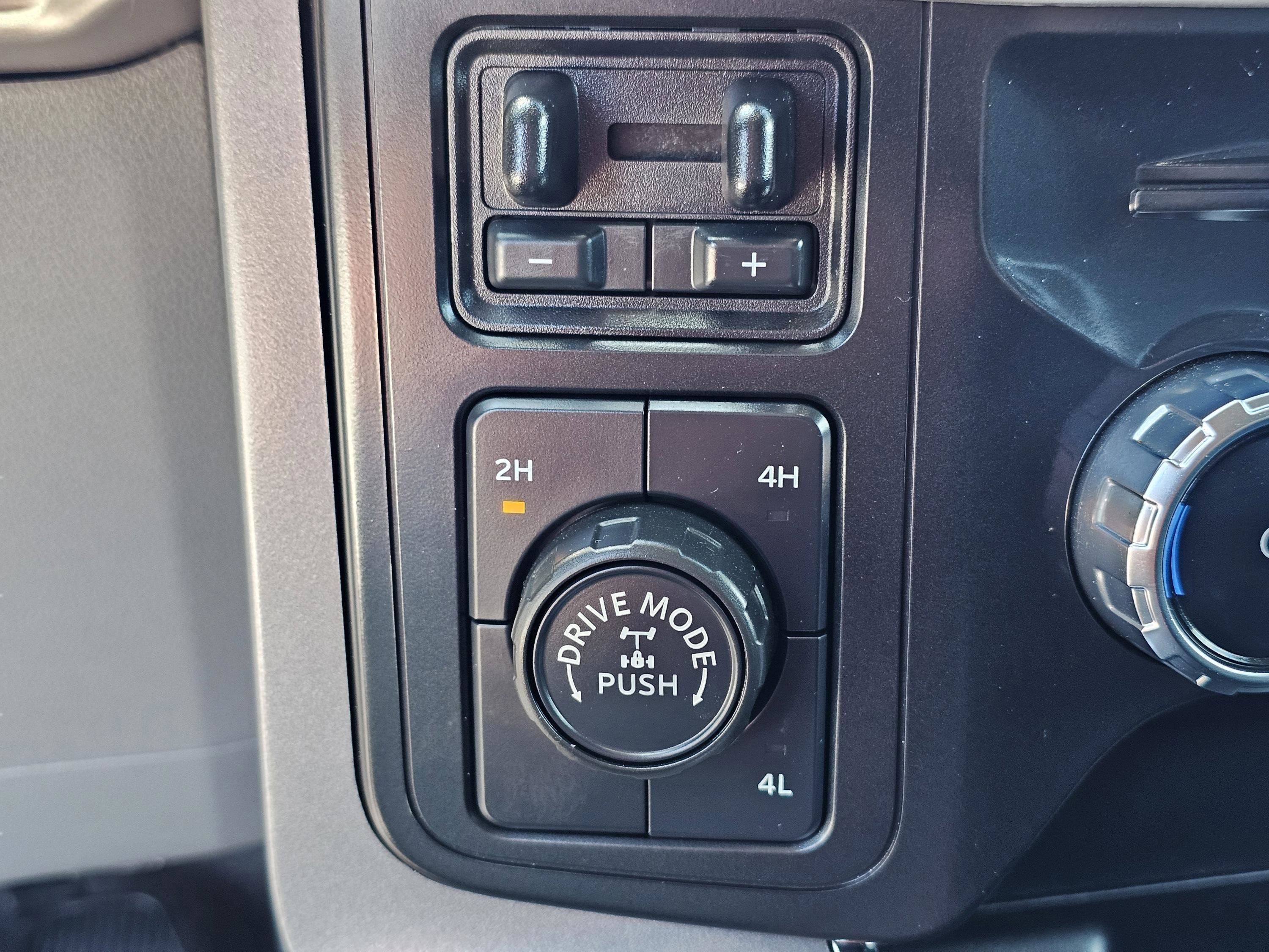 Used 2023 Carbonized Gray Metallic Ford XLT image 25