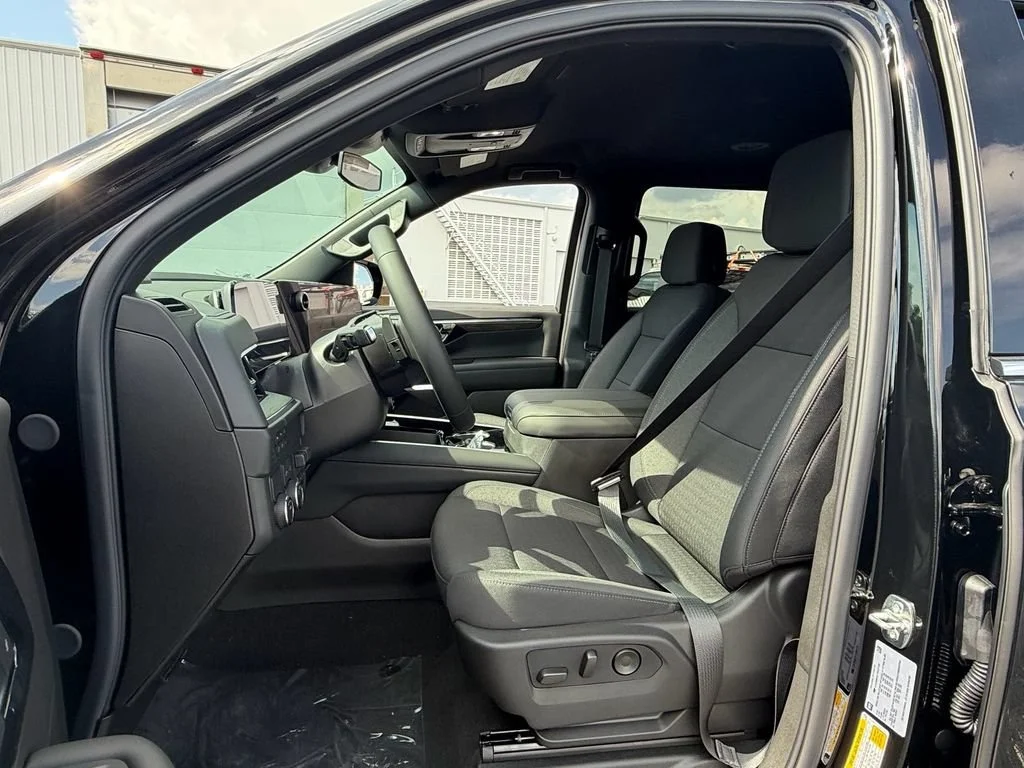 2026 Chevrolet Suburban LS - Photo 9