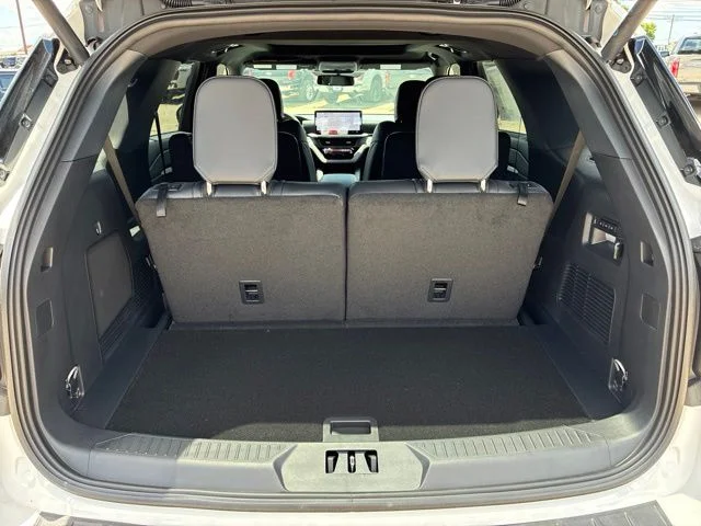 New 2026 White Ford Tremor image 7
