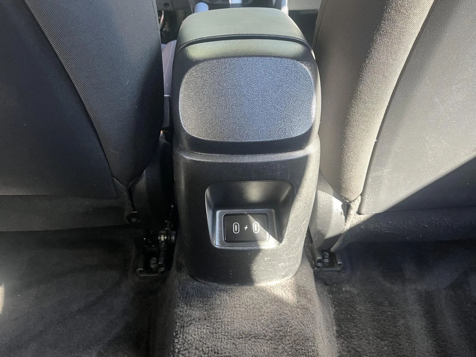 Used 2024 Fluid Metal Hyundai SEL image 17