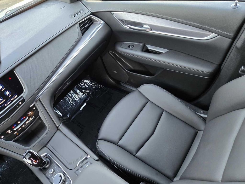 2025 Cadillac XT5 Luxury - Photo 14