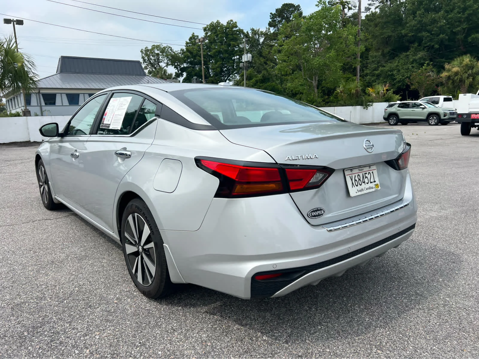 Used 2022 Silver Nissan 2.5 SV image 4