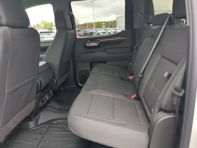 New 2026 Summit White GMC Elevation image 28