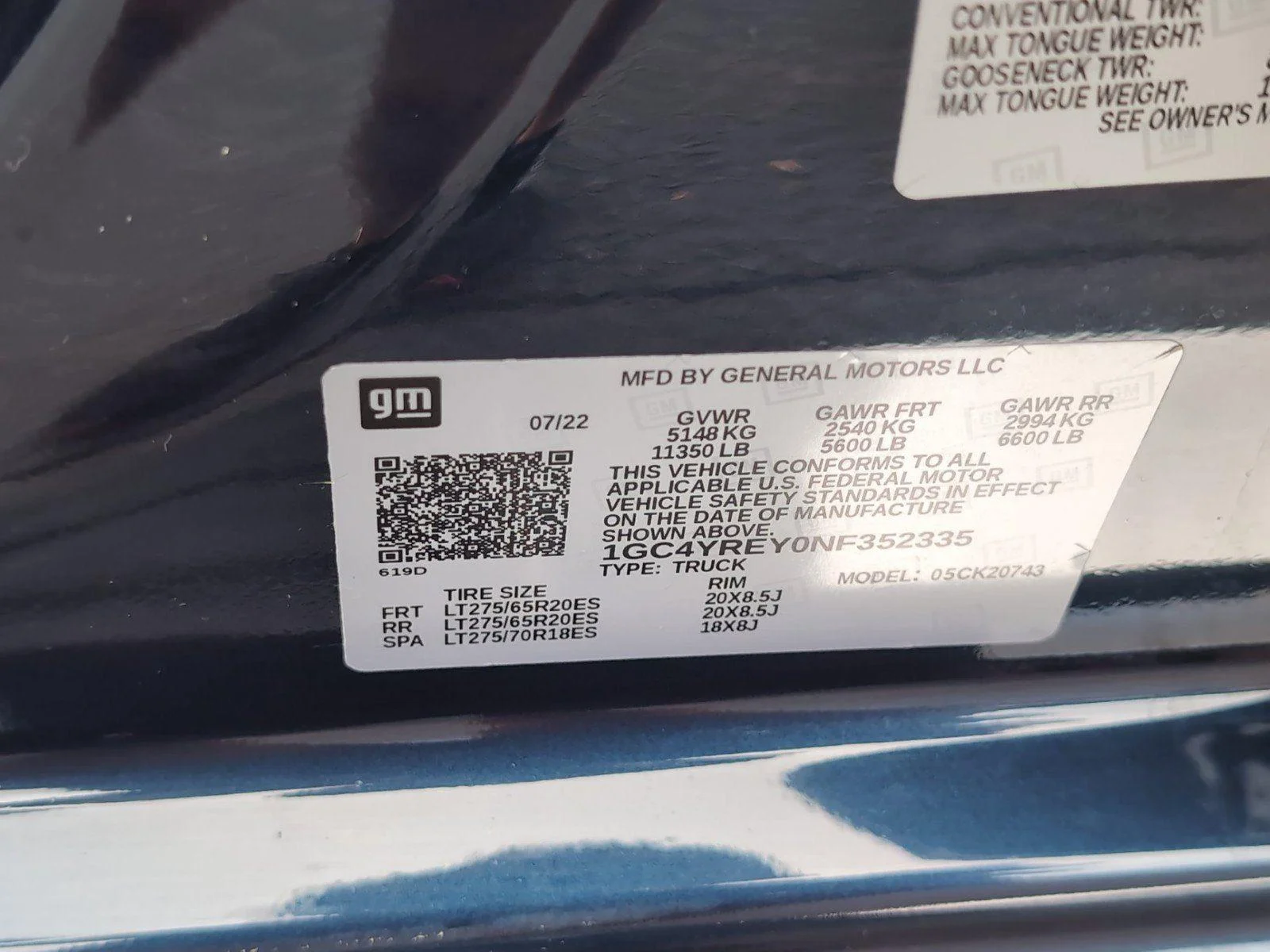 Used 2022 Northsky Blue Metallic Chevrolet High Country image 12