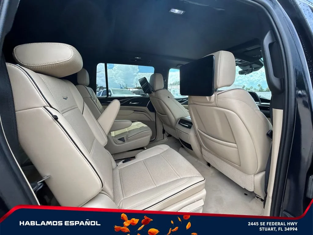 Used 2021 DARK MOON BLUE METALLIC Cadillac Premium Luxury image 19