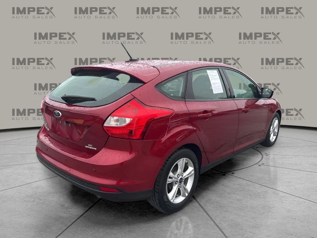 Used 2013 Red Ford SE image 5