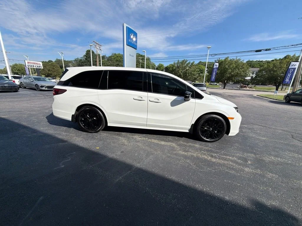 Used 2025 Platinum White Pearl Honda Sport-L image 4