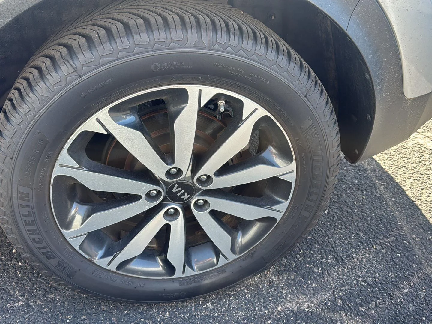 Used 2018 Sparkling Silver Kia EX image 7
