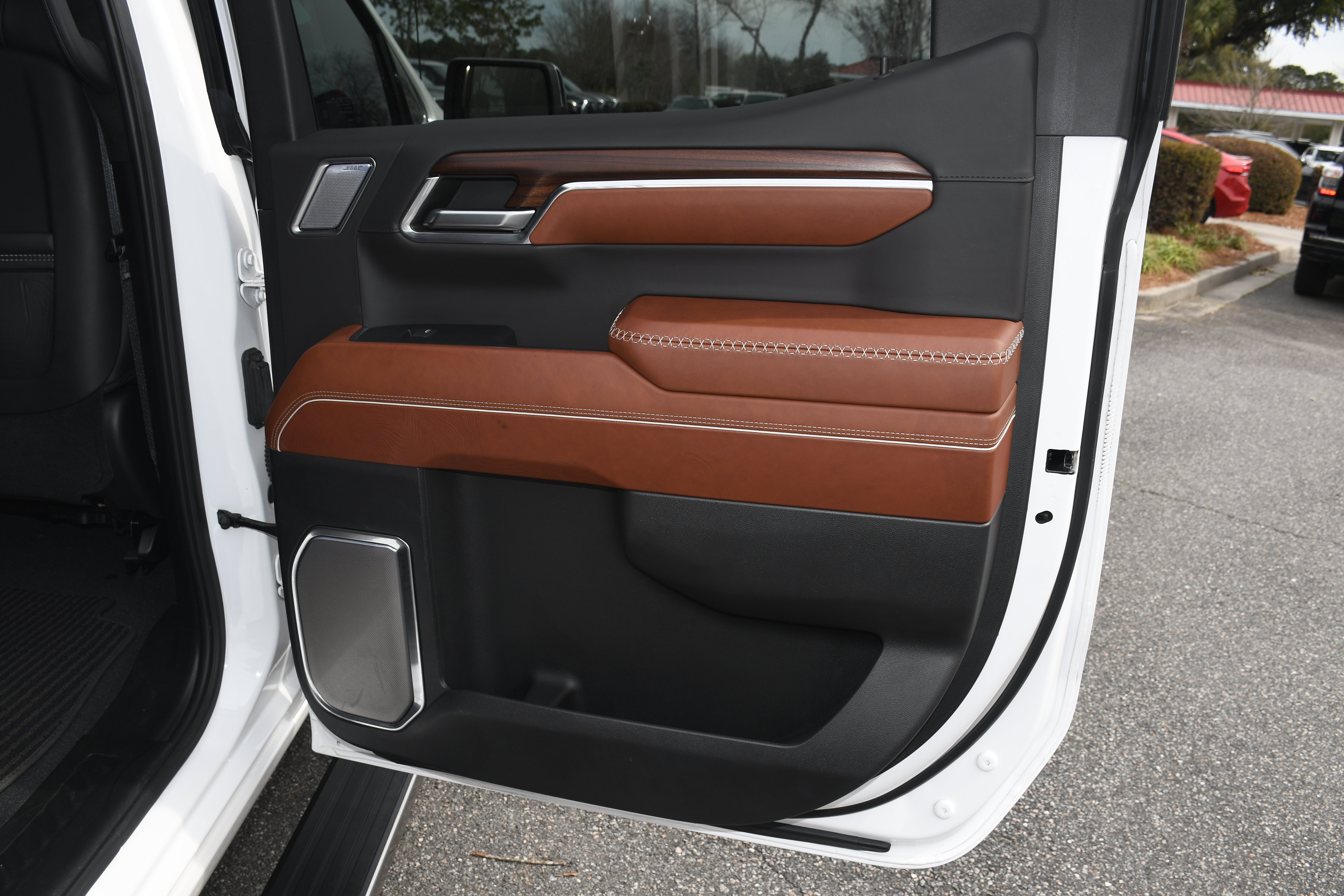 Used 2024 White GMC Denali Ultimate image 22