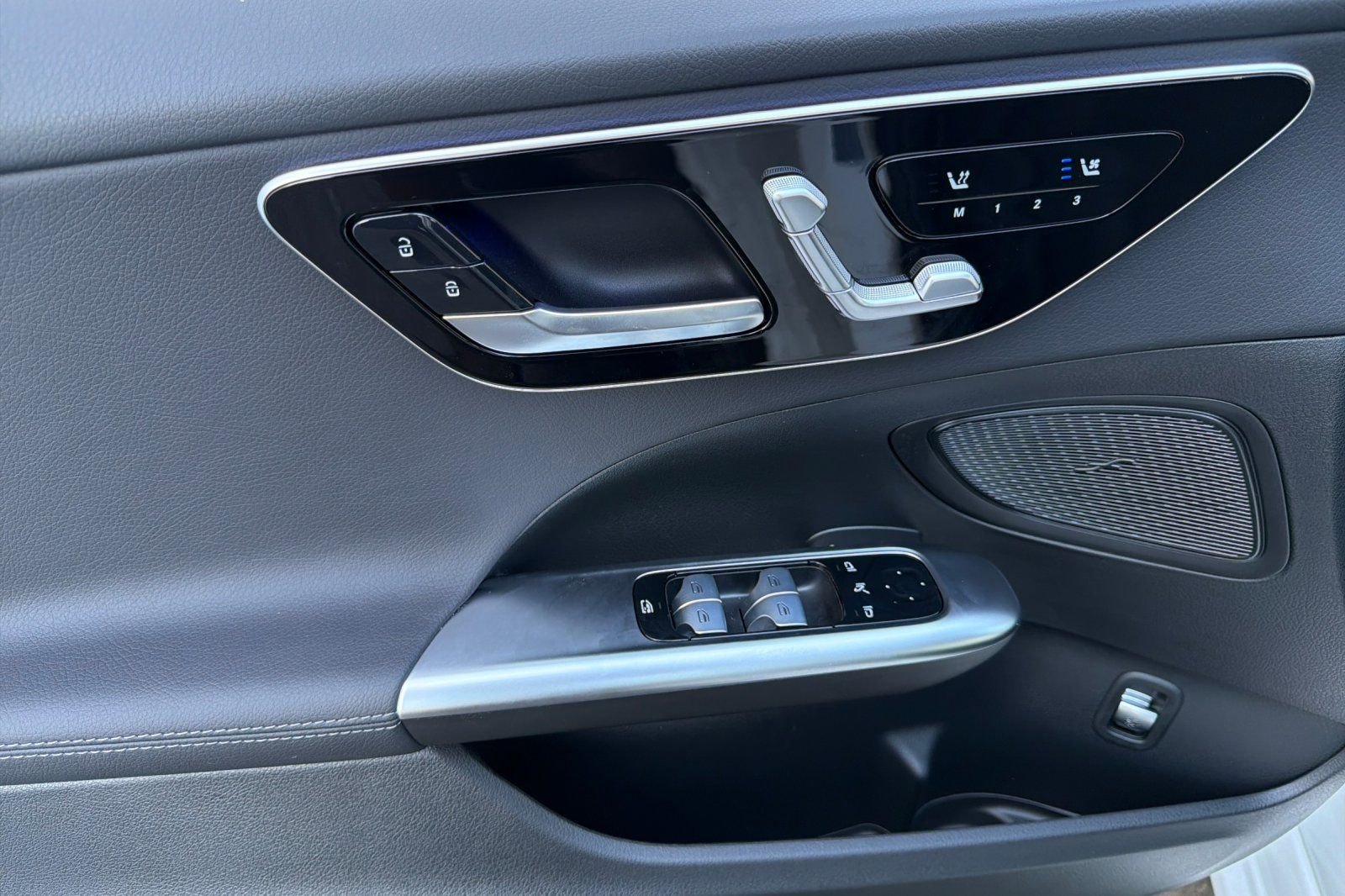 New 2026 Polar White Mercedes-Benz C 300 image 22