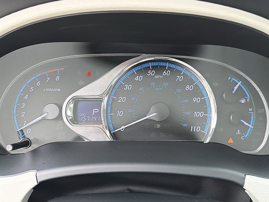Used 2013 Silver Sky Metallic Toyota XLE image 14