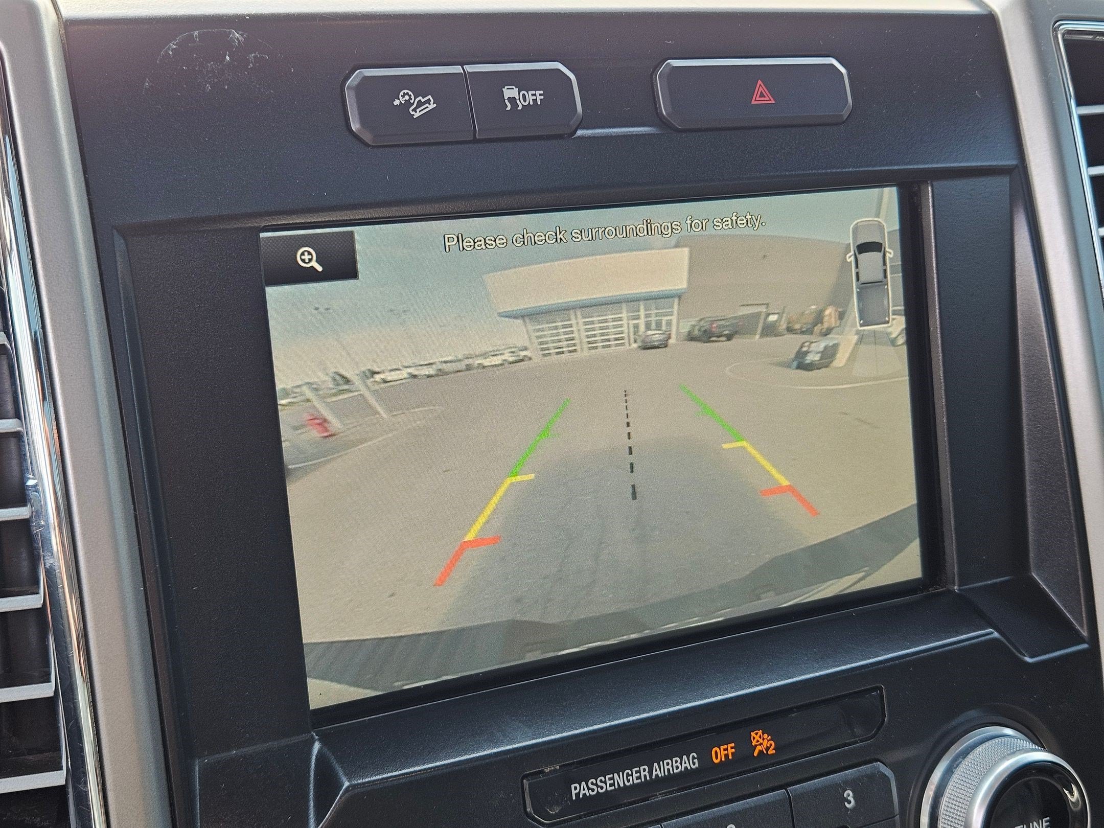 Used 2015 Magnetic Metallic Ford Lariat image 24