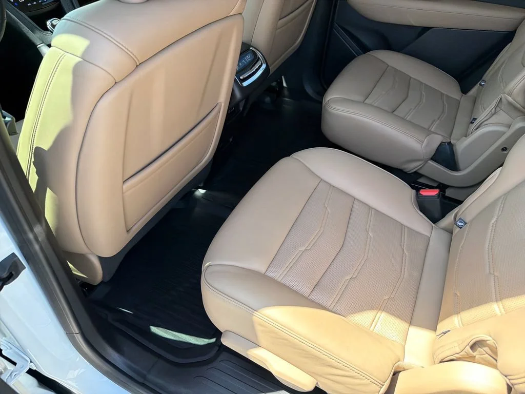 Used 2020 CRYSTAL WHITE TRICOAT Cadillac AWD Premium Luxury image 35