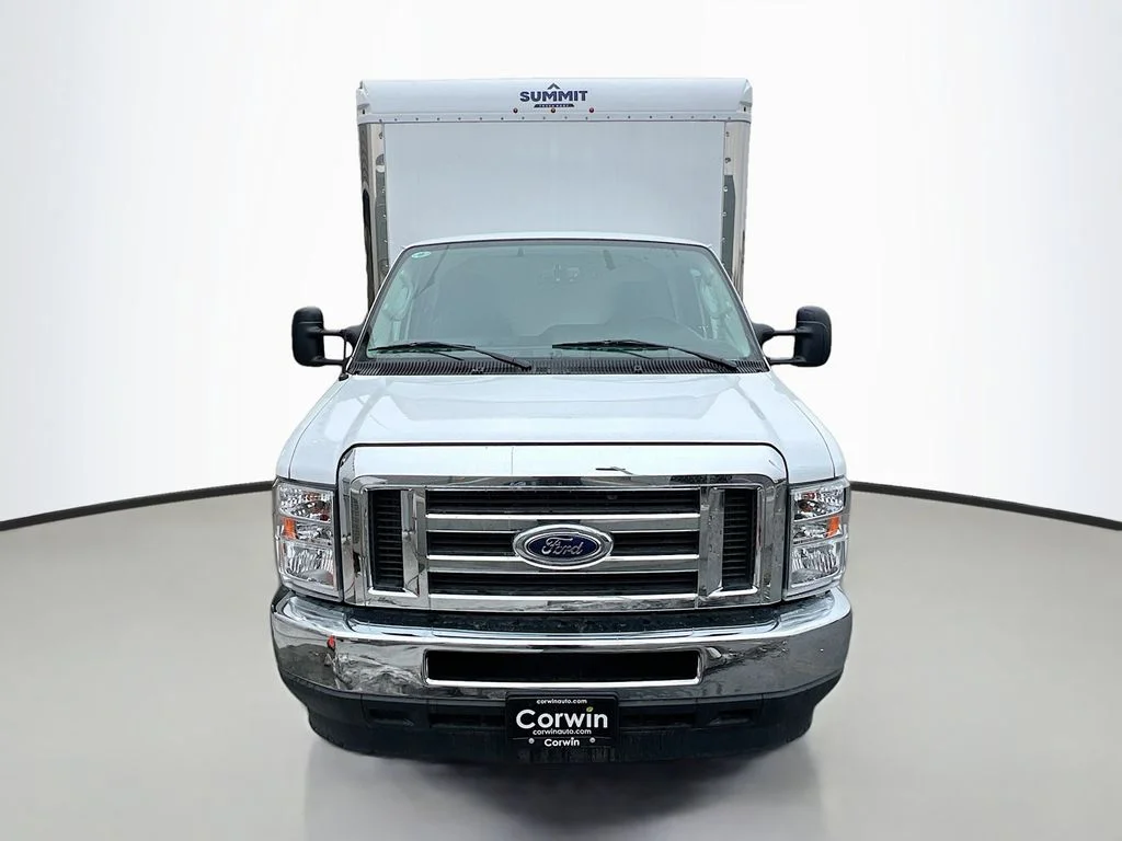 2025 Ford E-Series Cutaway Base - Photo 4