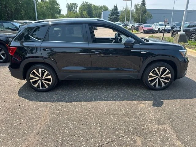 Used 2023 Volkswagen Taos SE with VIN 3VVNX7B29PM341690 for sale in White Bear Lake, Minnesota