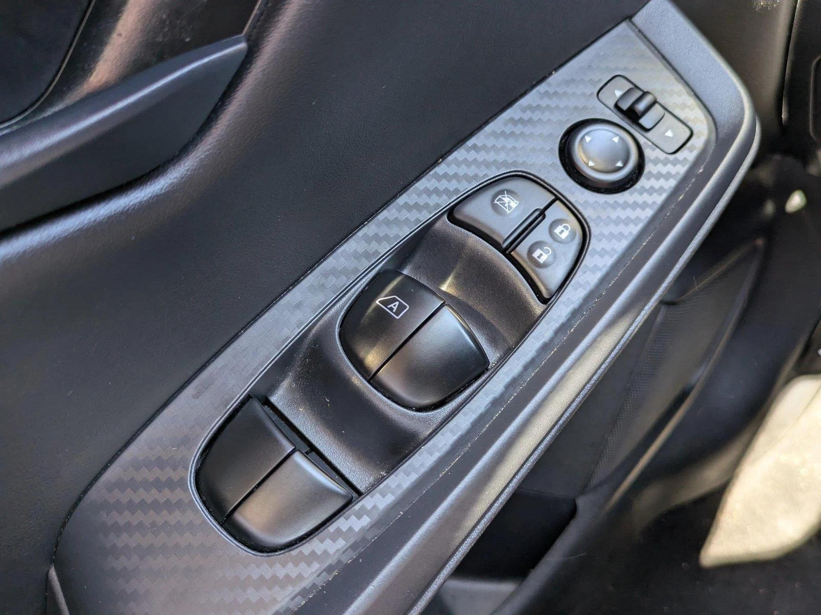 Used 2025 Super Black Nissan S image 21