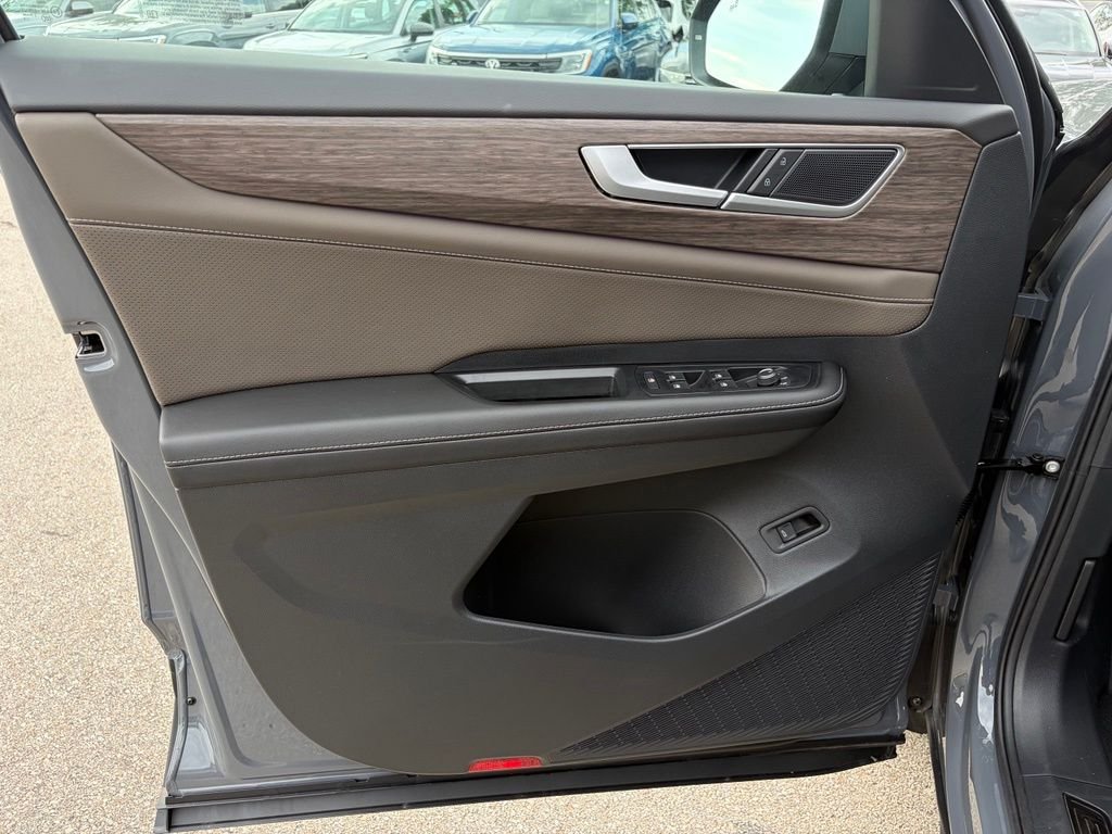 New 2026 Pure Gray Volkswagen 2.0T SEL image 10
