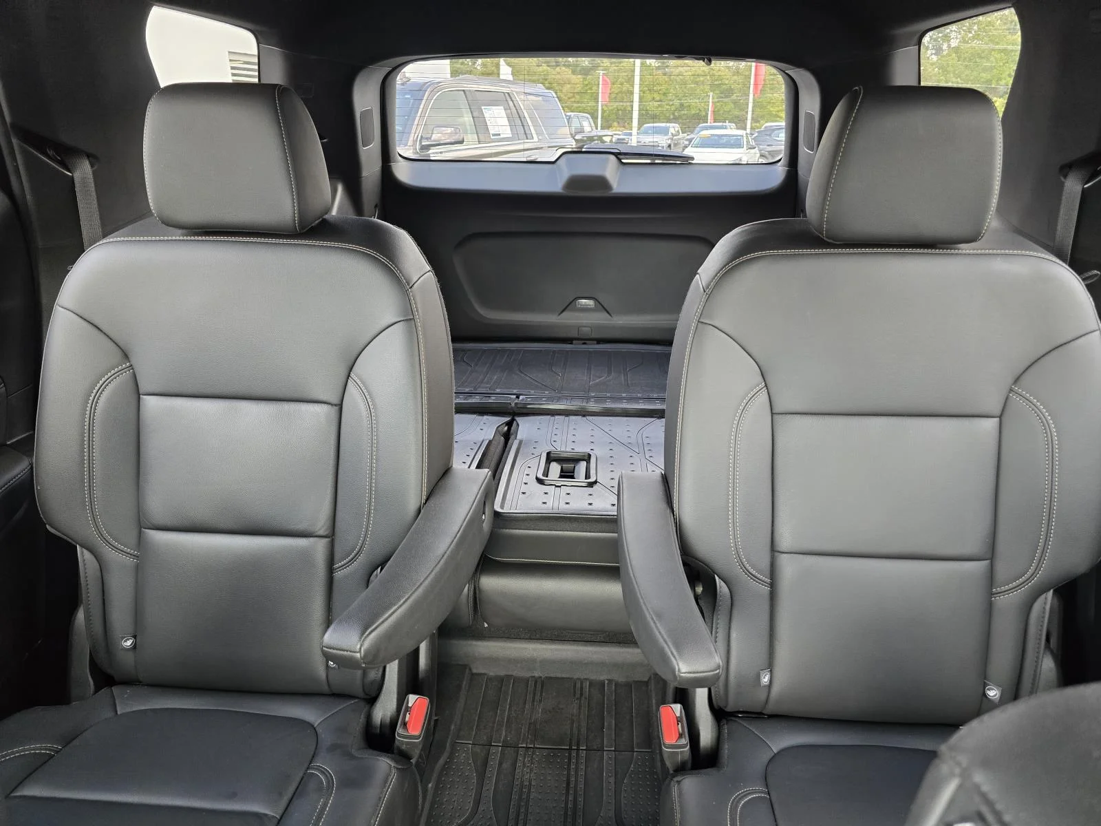 Used 2023 SUMMIT WHITE Chevrolet LT Leather image 17