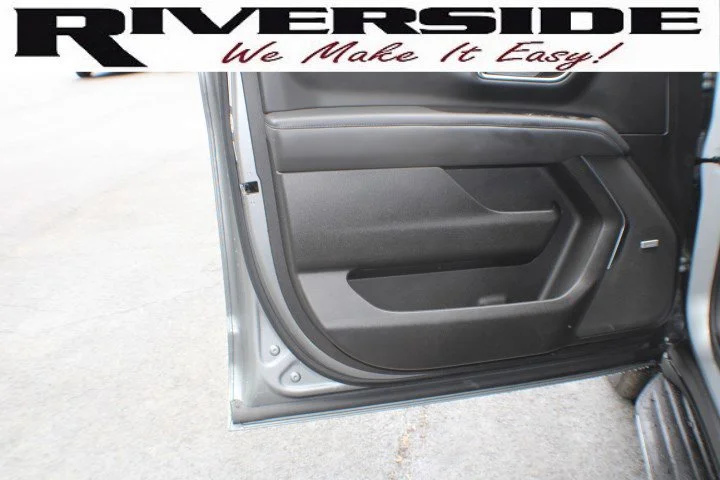 Used 2023 Sterling Gray Metallic Chevrolet LT image 6