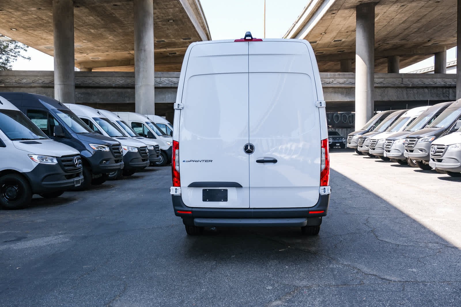 New 2025 Arctic+White Mercedes-Benz Cargo Van 170WB High Roof 113kw Battery RWD SO Mot image 6