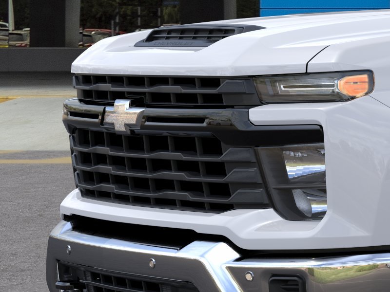 New 2026 Summit White Chevrolet WT image 13