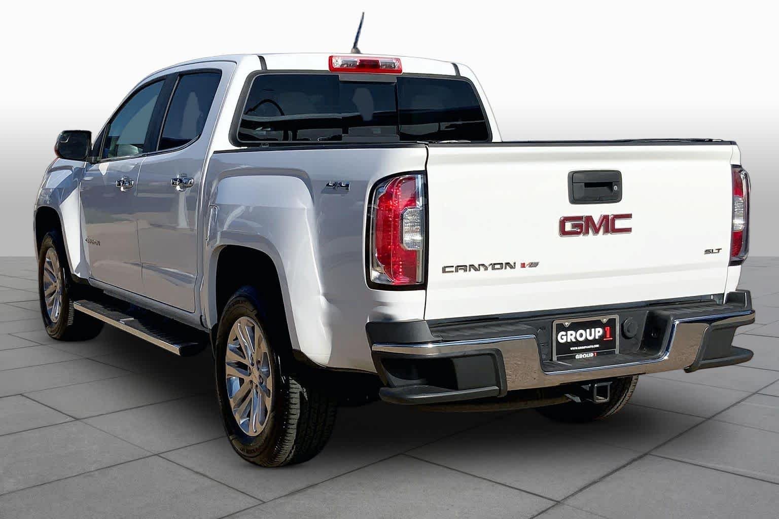 Used 2017 Summit White GMC 4WD SLT image 11