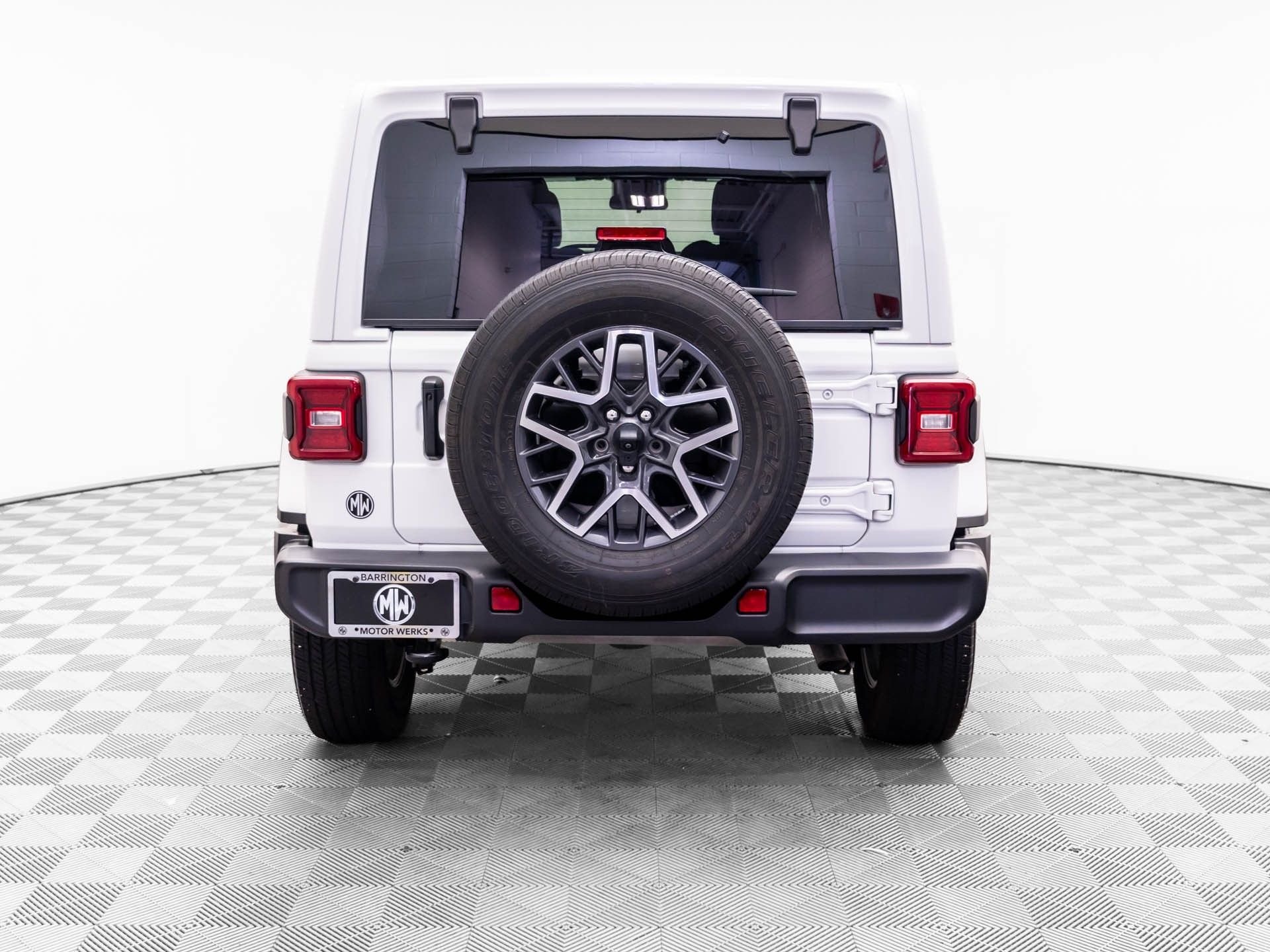 Used 2024 White Jeep Sahara image 5