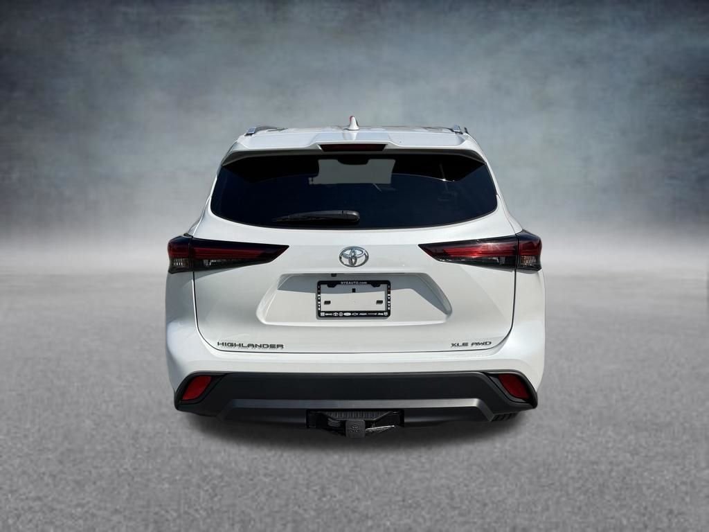 Used 2024 Beige Toyota XLE image 4