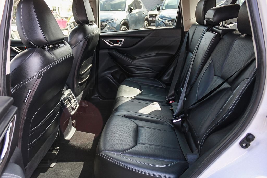 Used 2022 White Subaru Touring image 18